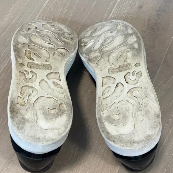 Alexander McQueen Black velvet sneakers - Picture 6 of 8